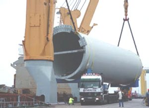 Verladung eines 180 Tonnen Turmsegments E-112 (Enercon)